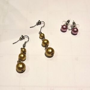 2 pairs plastic pearl earrings
